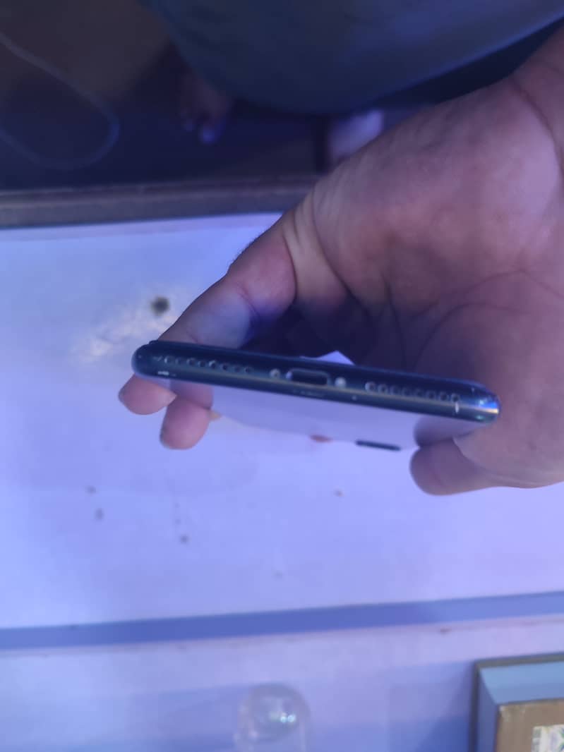 Apple iPhone 7 Plus 3