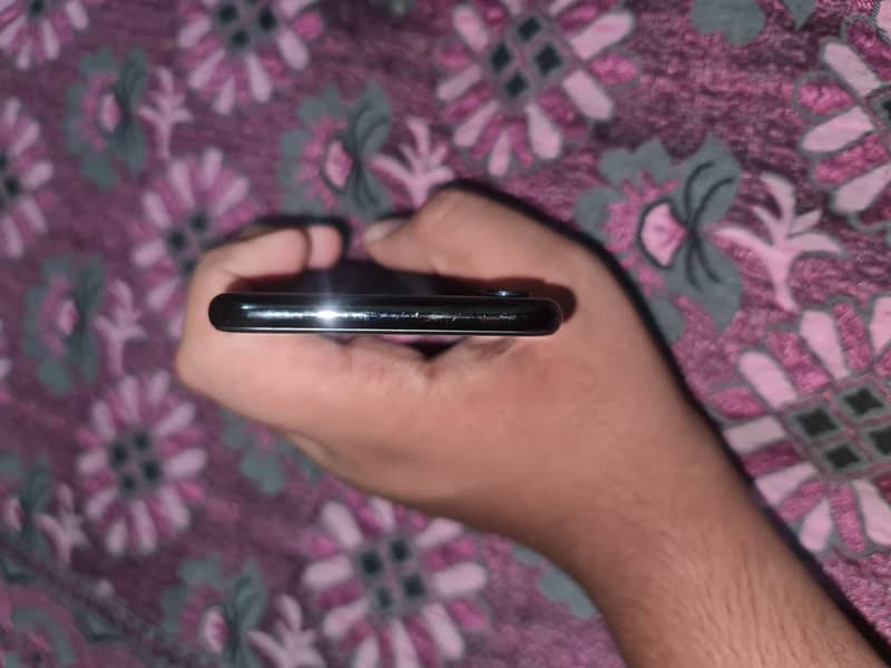 Apple iPhone X 3
