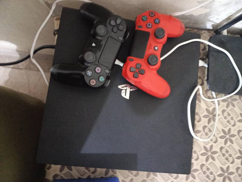 ps4 pro with games  with two controller 2