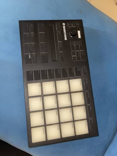 Native Instruments MASCHINE MIKRO MK3.