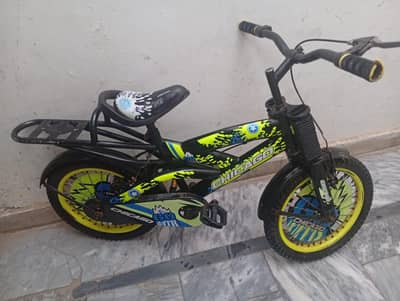 strong material cycle for kids just like new