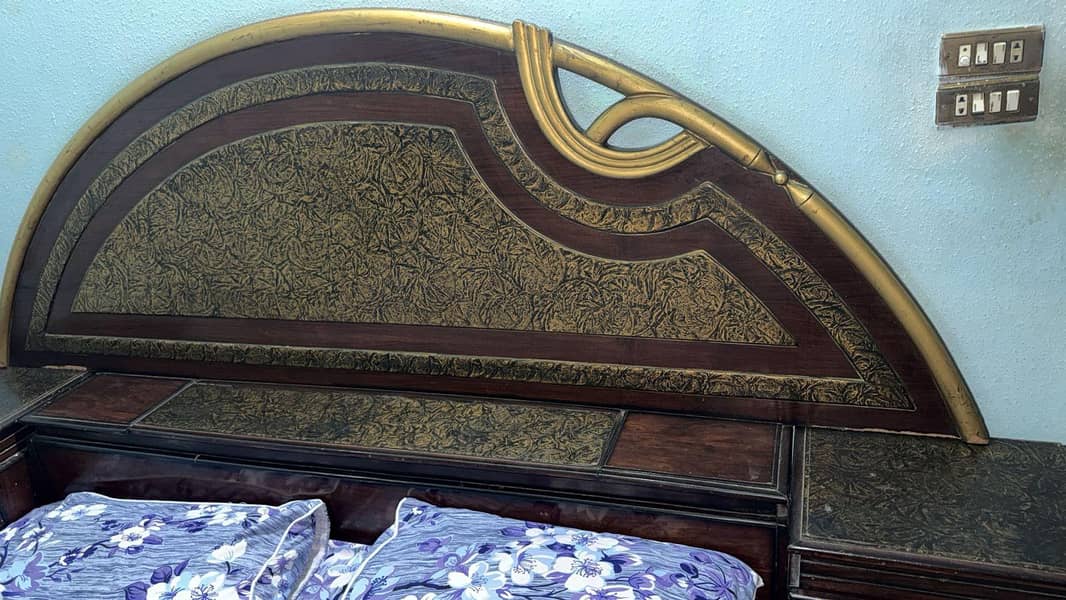 bed with dressing table used 3