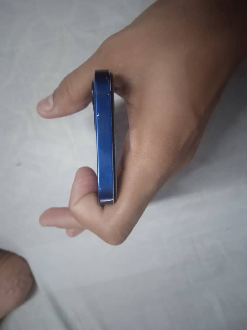 Apple iPhone 12 mini 1