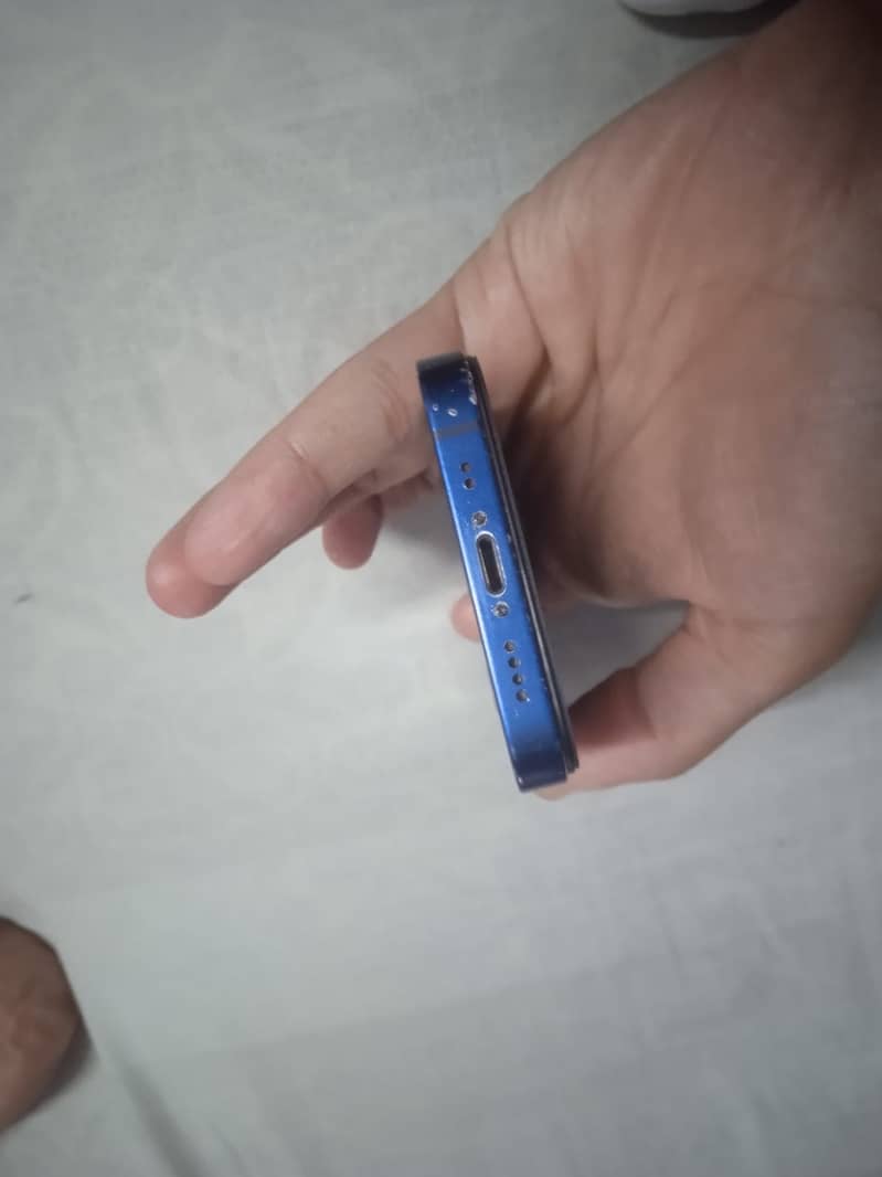 Apple iPhone 12 mini 3