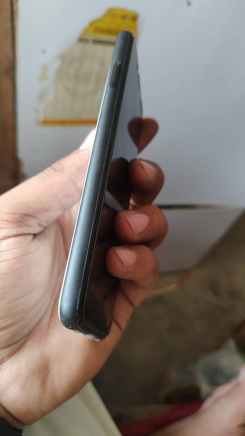Google Pixel 4 3