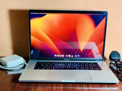 Macbook Pro 2017 | Intel Core i7-16GB | 15-inch