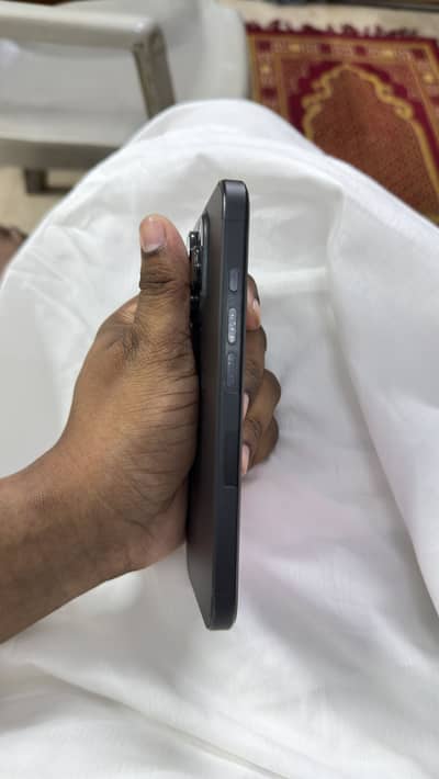 Apple iPhone 16 Pro