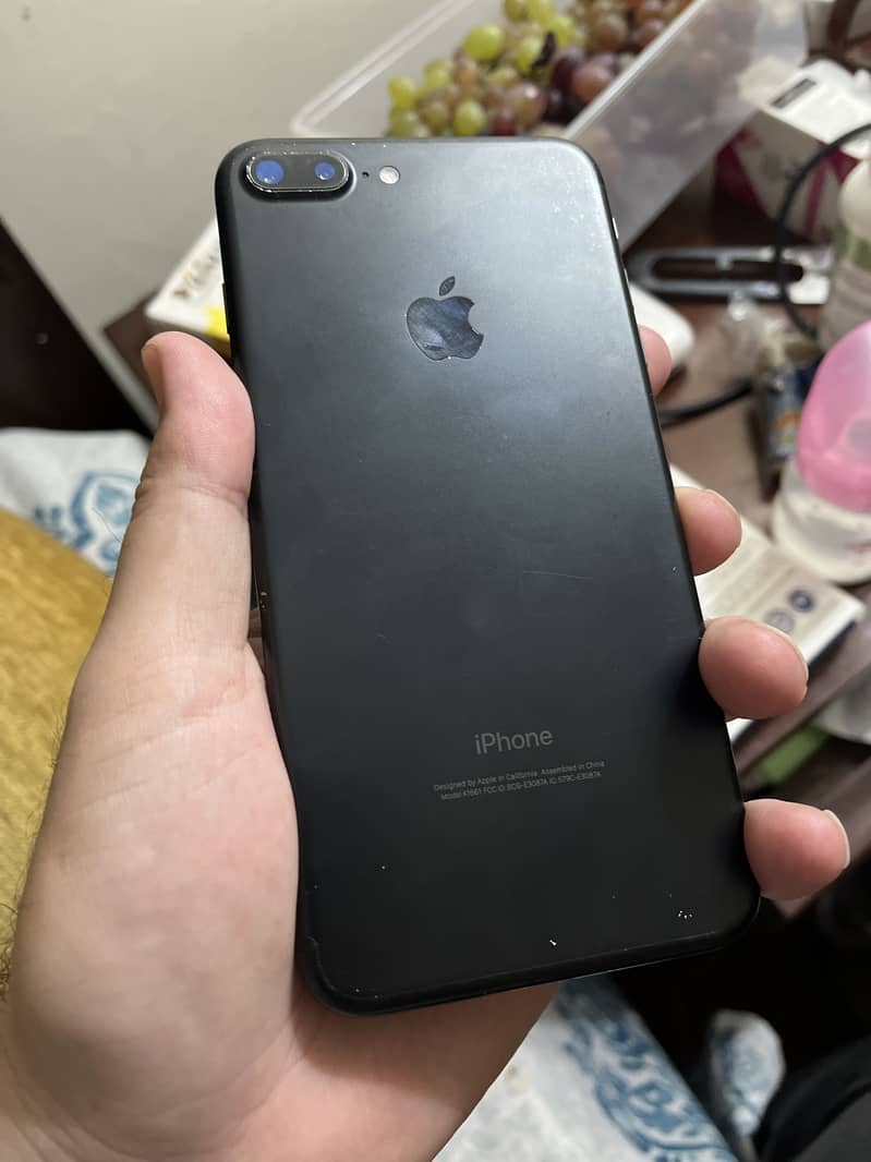 Apple iPhone 7 Plus 0