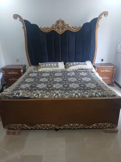 Double Master Bed, Dressing Table And Bedside Table For Sale Urgently