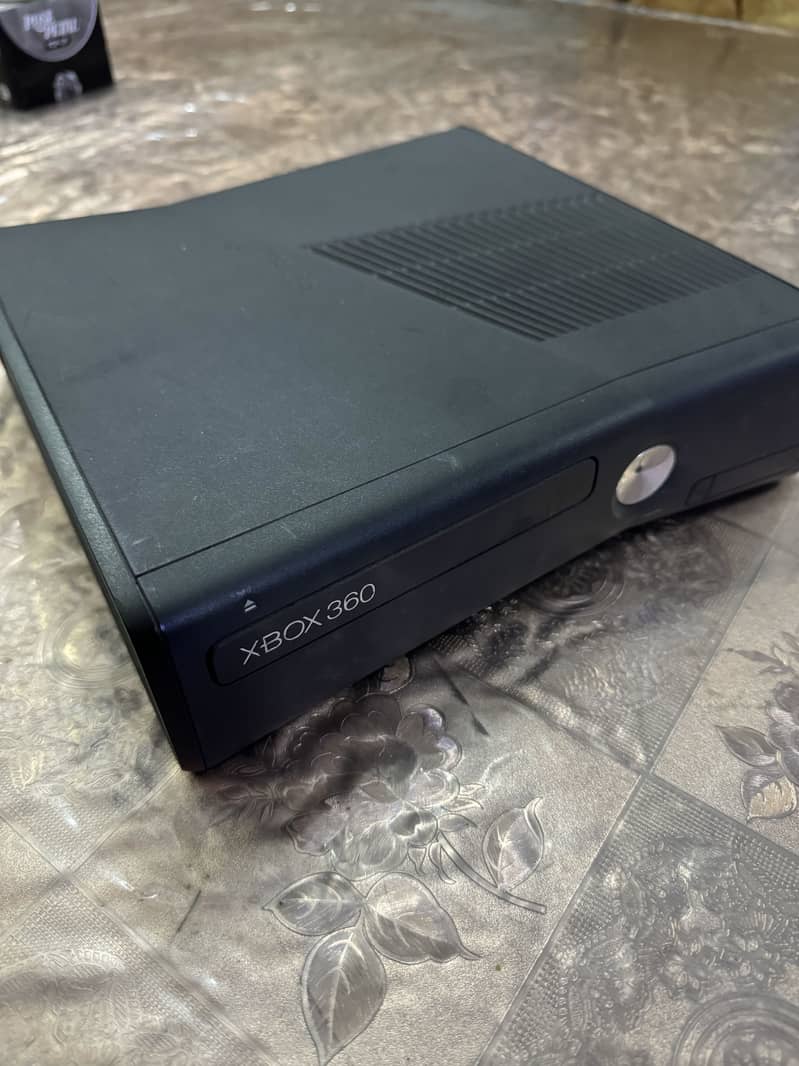 XBox console 0