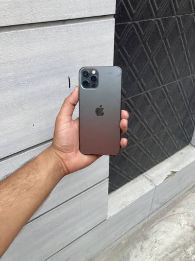 Apple iPhone 12 Pro water pack all ok