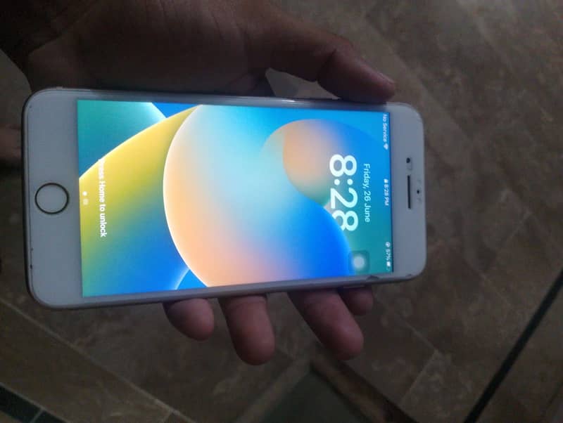 Apple iPhone 8 Plus 1