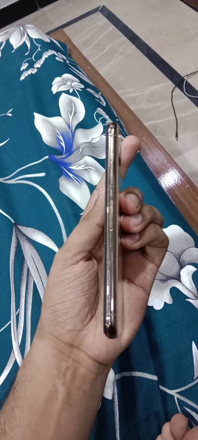 Apple iPhone XS
