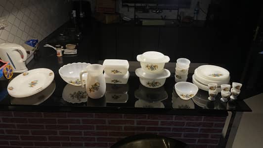 White dinner set with peach design