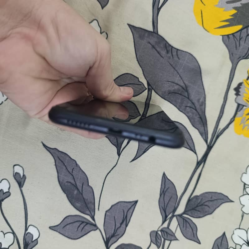 OPPO A3s 4