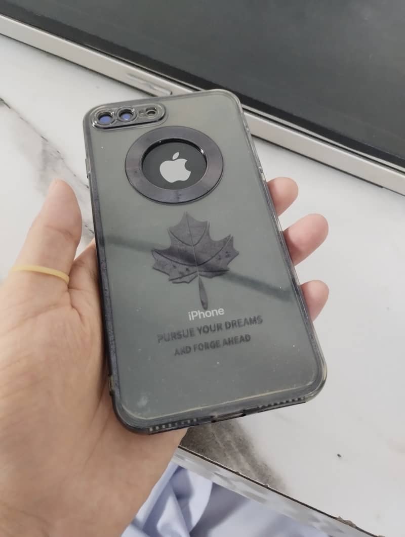 Apple iPhone 8 Plus 4