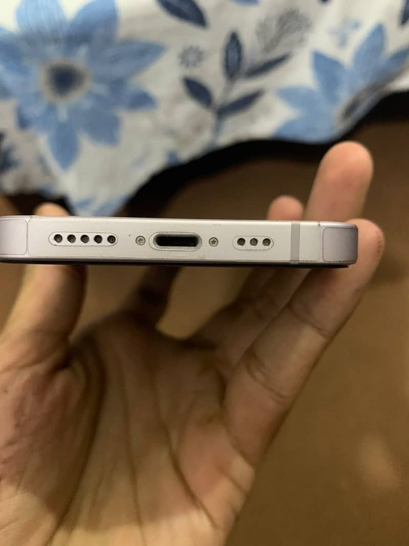 Apple iPhone 14 3