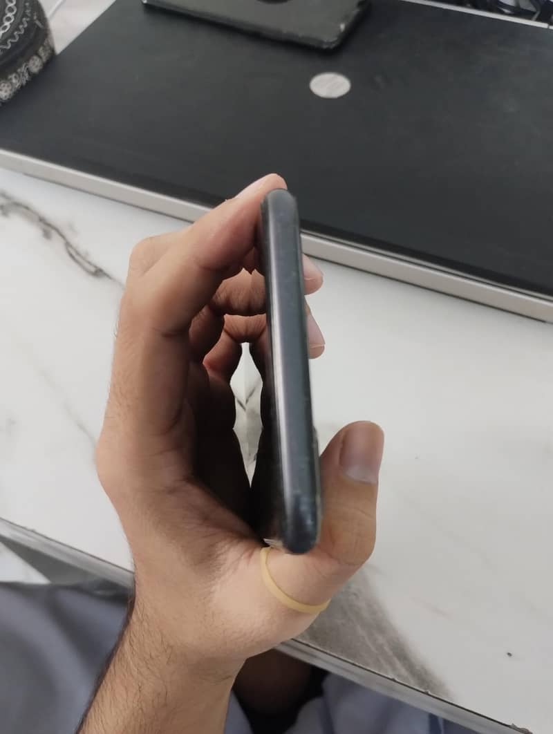 Apple iPhone 8 Plus 5