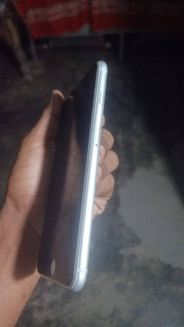 Apple iPhone 8 Plus 1