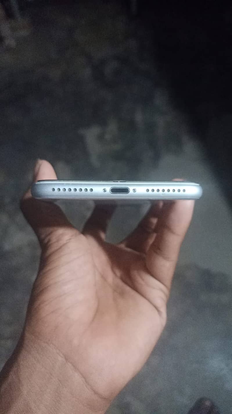 Apple iPhone 8 Plus 2