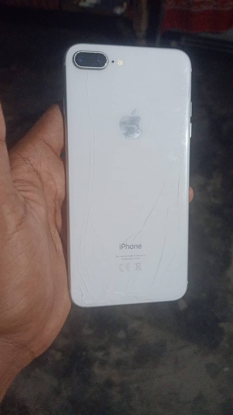 Apple iPhone 8 Plus 4