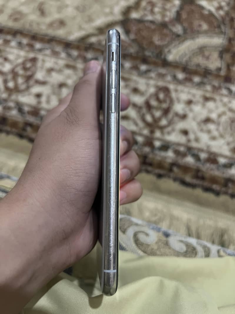 Apple iPhone X 1