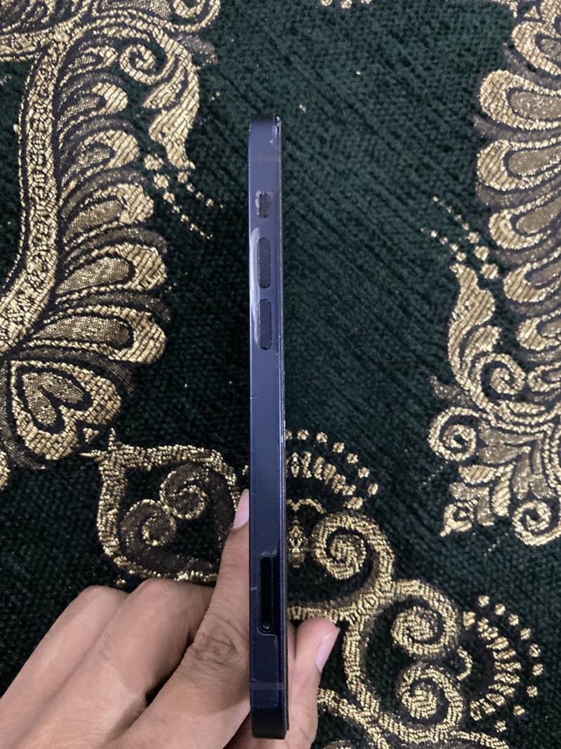 Apple iPhone 12 2