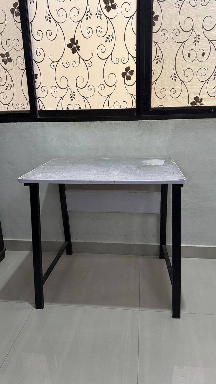 study table 0