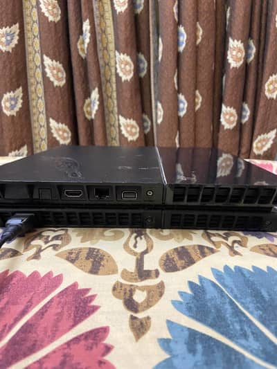 Ps4 fat with one game free