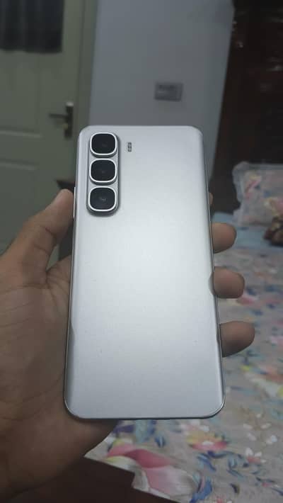 Infinix hot 60 pro plus 256Gb Condition 10/10 In Warranty