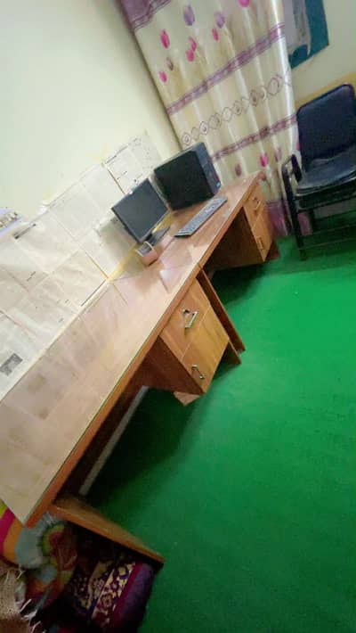 Office computer table,wooden office desk with glass top