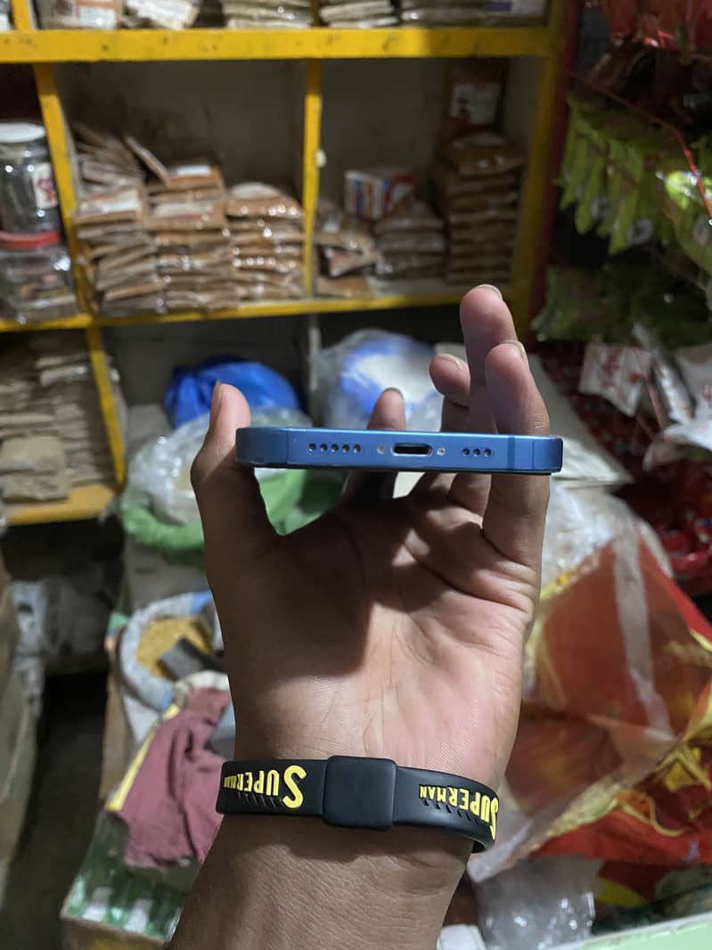 Apple iPhone 13 3