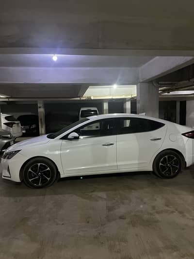 Hyundai Elantra 2021