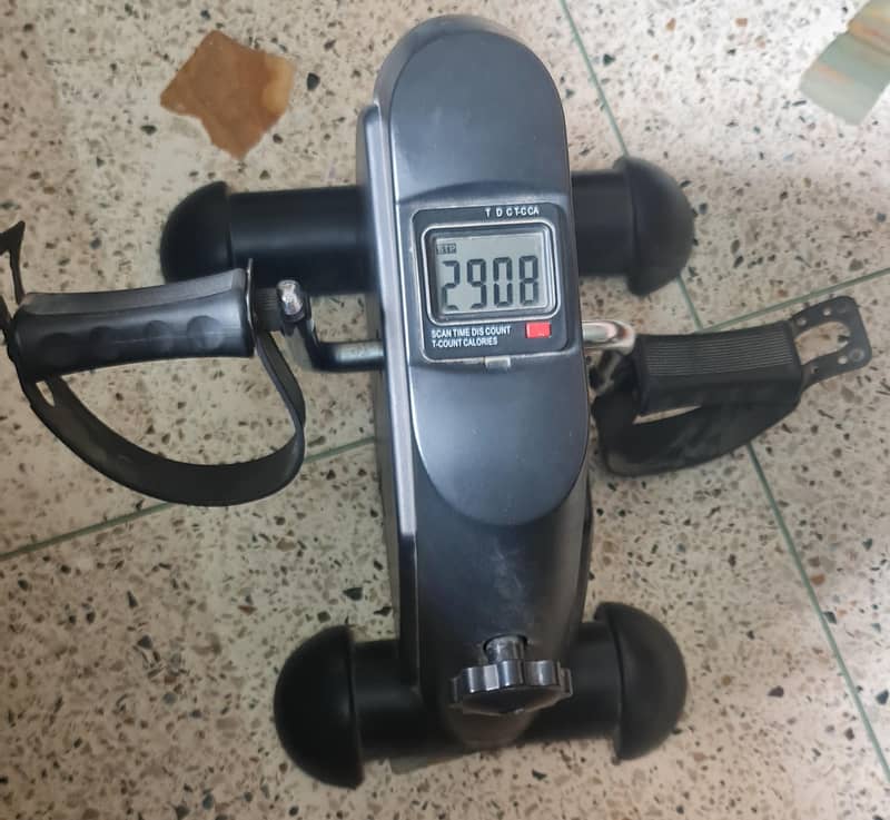 Mini exercise bike 0