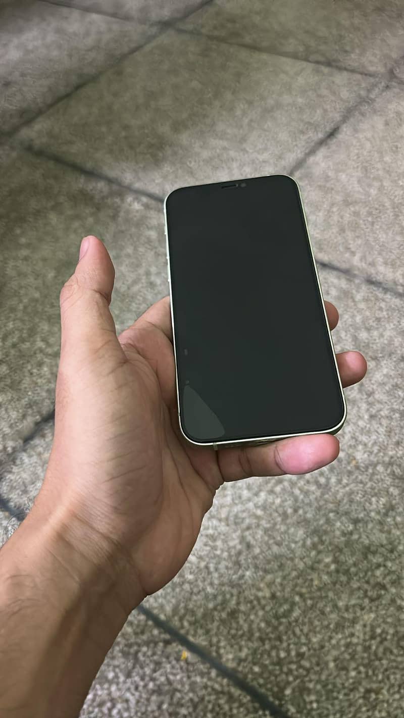 Apple iPhone 12 2