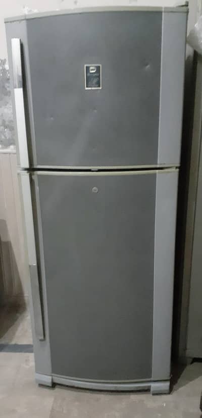 Refrigerator/ Dowlance fridge