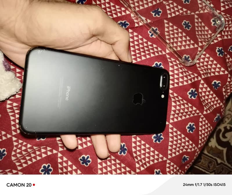 Apple iPhone 7 Plus 2