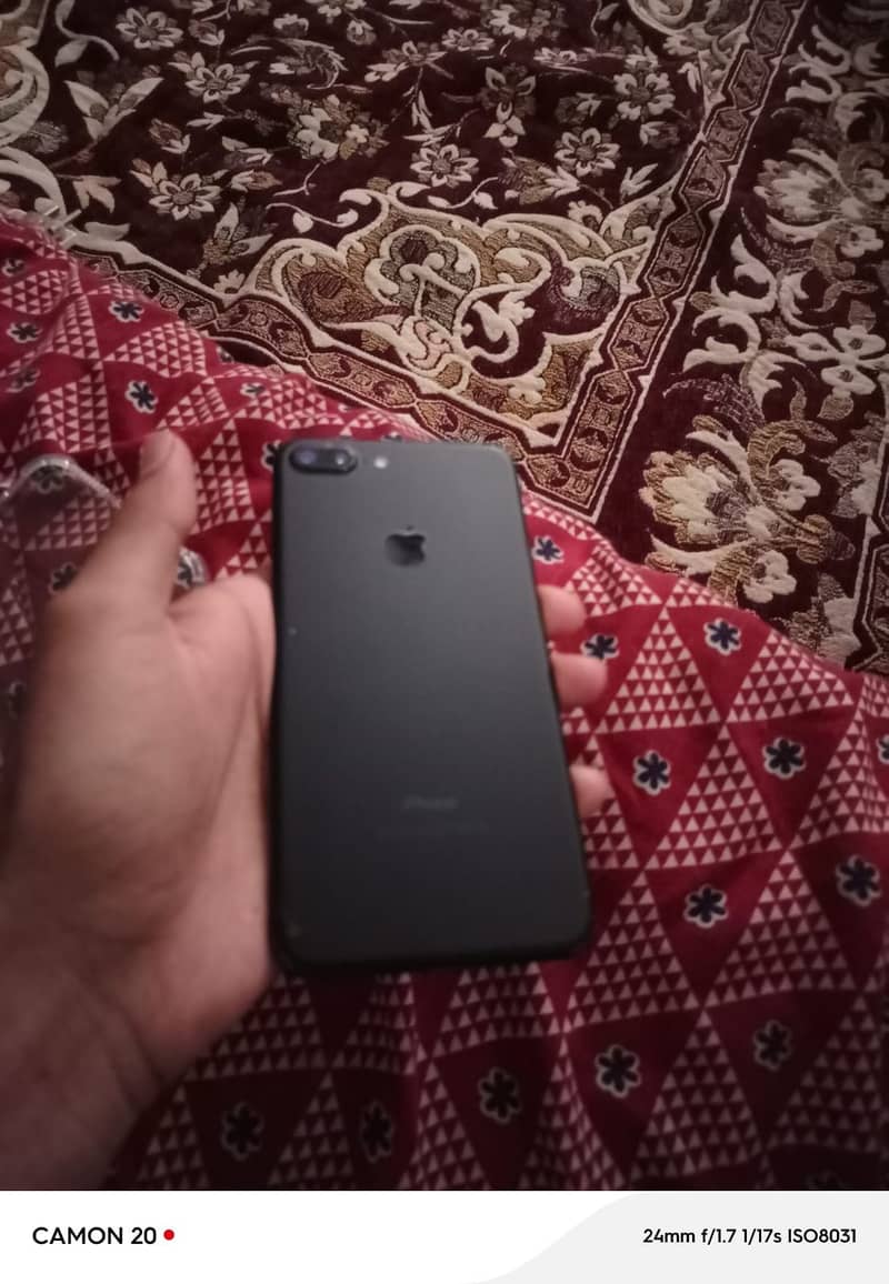 Apple iPhone 7 Plus 8