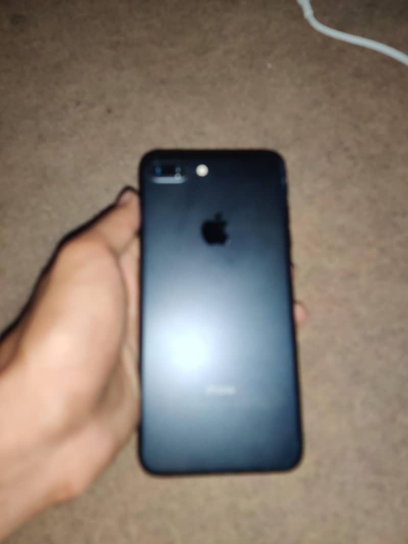 Apple iPhone 7 Plus 3
