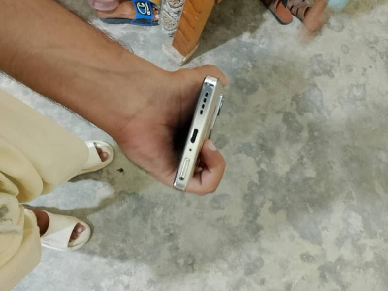 Infinix Note 40 5