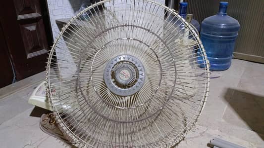 bracket fan