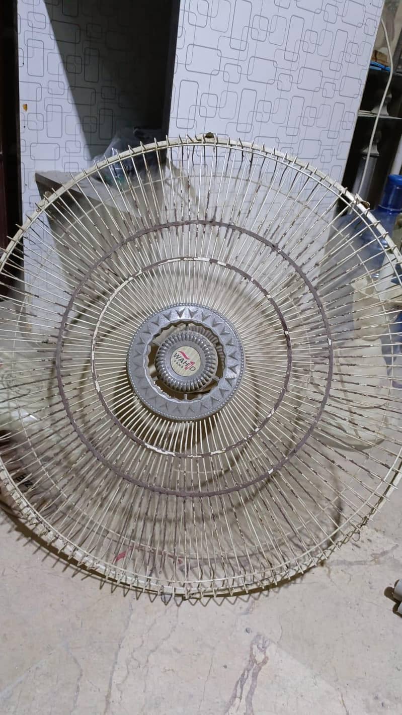 bracket fan 1
