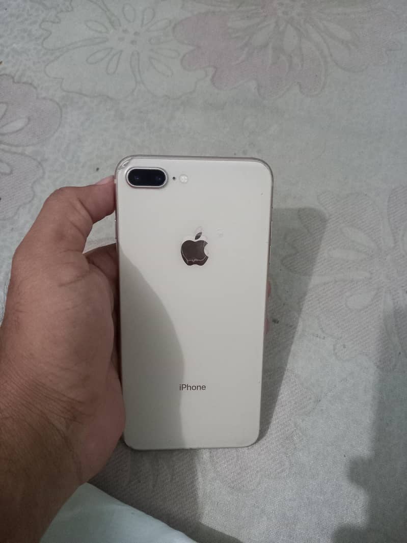Apple iPhone 8 Plus 0
