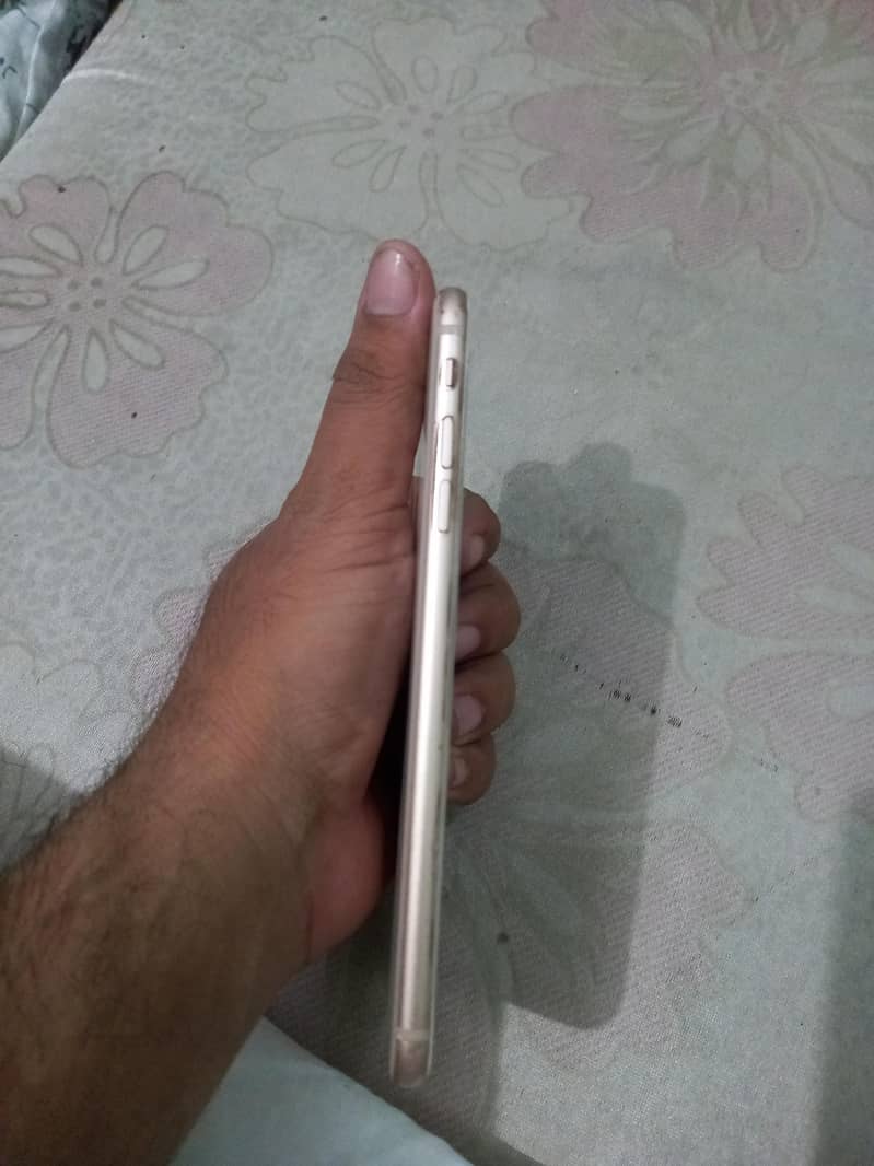 Apple iPhone 8 Plus 1