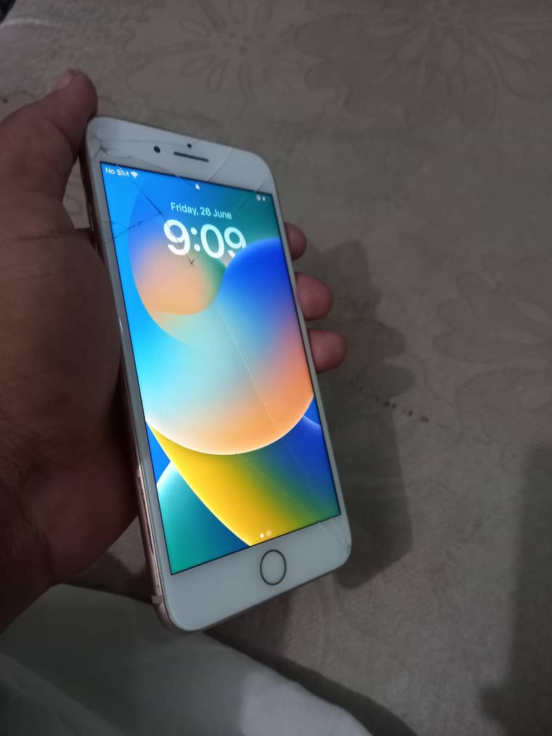 Apple iPhone 8 Plus 2