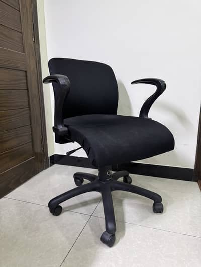 Offysis Revolving Chair