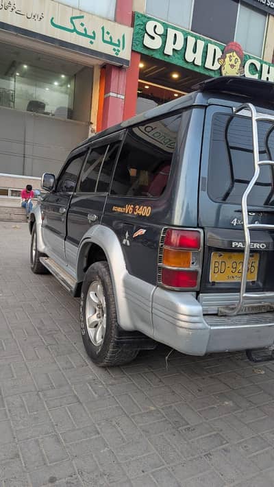 Mitsubishi Pajero 1995