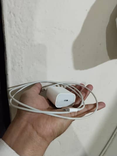 Apple original 20 w adapter