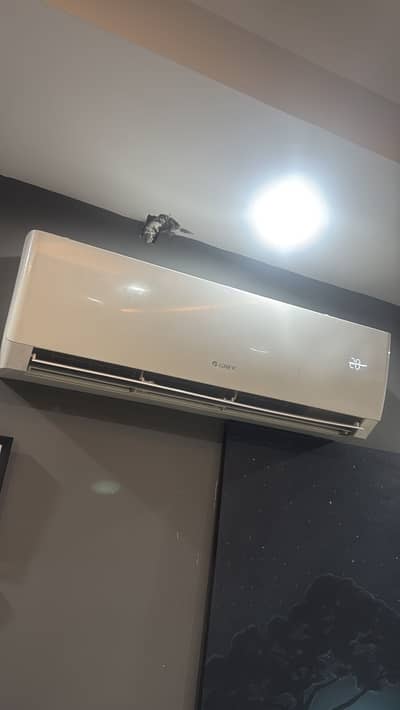 1.5 Ton Gree Inverter AC Pular Seires