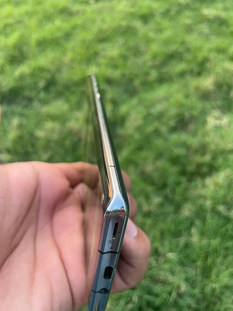 Sharp Aquos Crystal 2